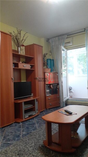 Basarabia- Diham 3 camere, et.1, 70mp, centrala, bl.1983, amenajat,