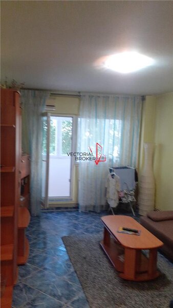 Basarabia- Diham 3 camere, et.1, 70mp, centrala, bl.1983, amenajat,